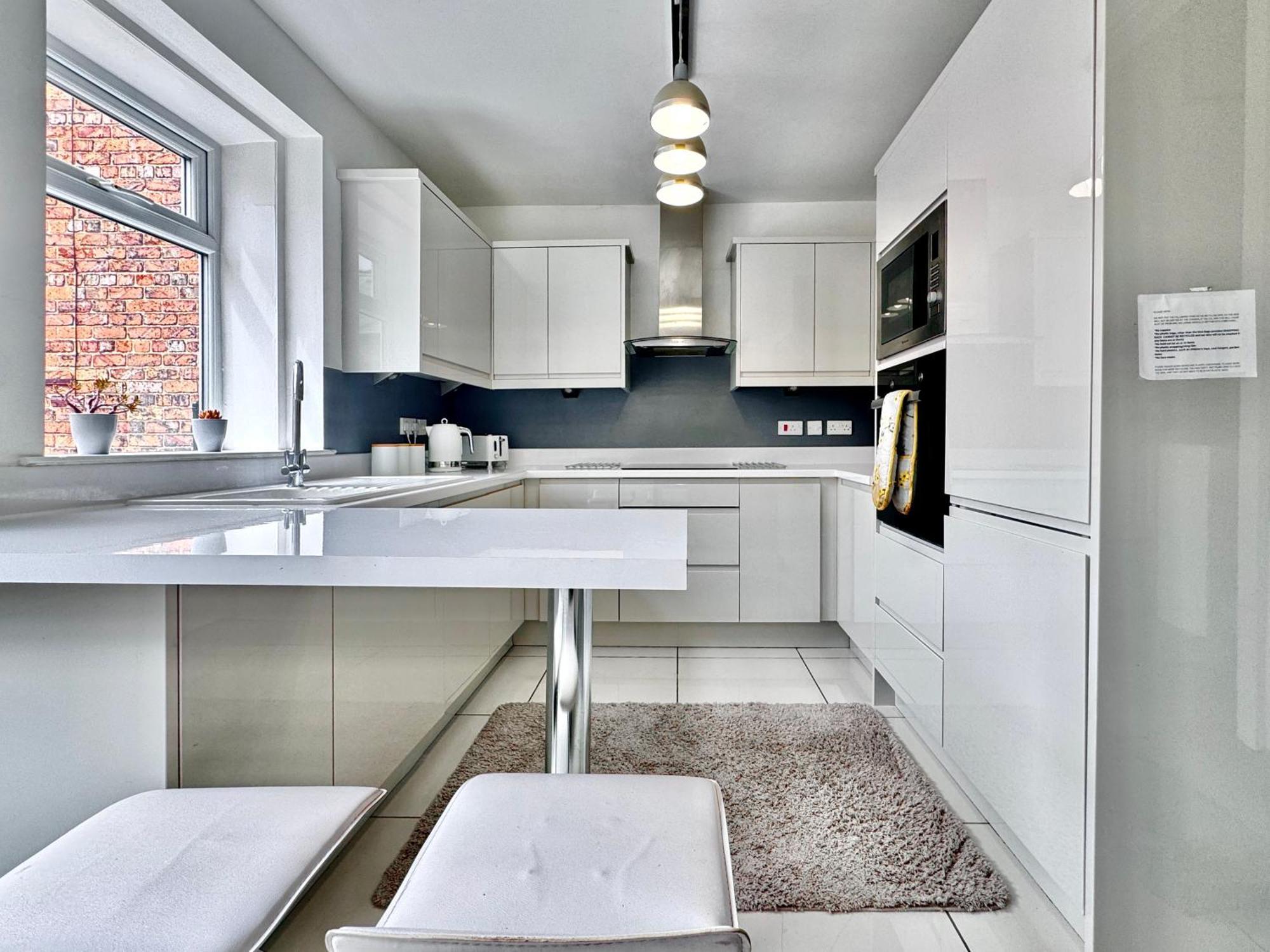 Apartment Victoria With Free Parking Scarborough Exterior photo